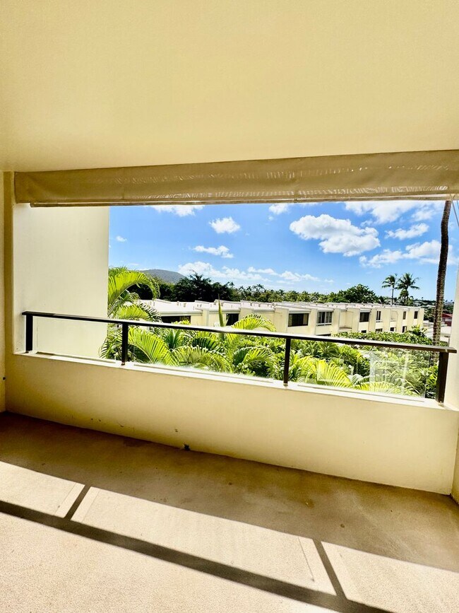 Building Photo - Available now | A 2 Bedroom, 2 Bathroom Condo with 2 assigned parking stalls at The Plaza Hawaii Kai