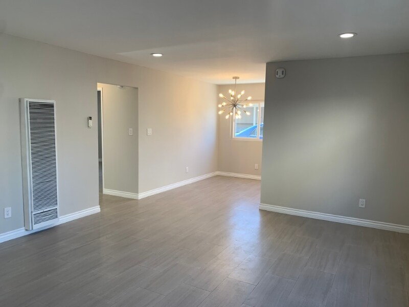 Building Photo - 1523 W 81st St
