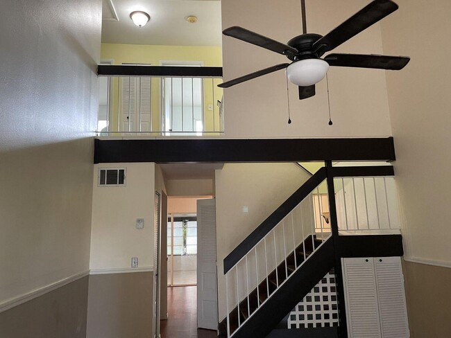 Building Photo - 1325 SE Rivergreen Cir