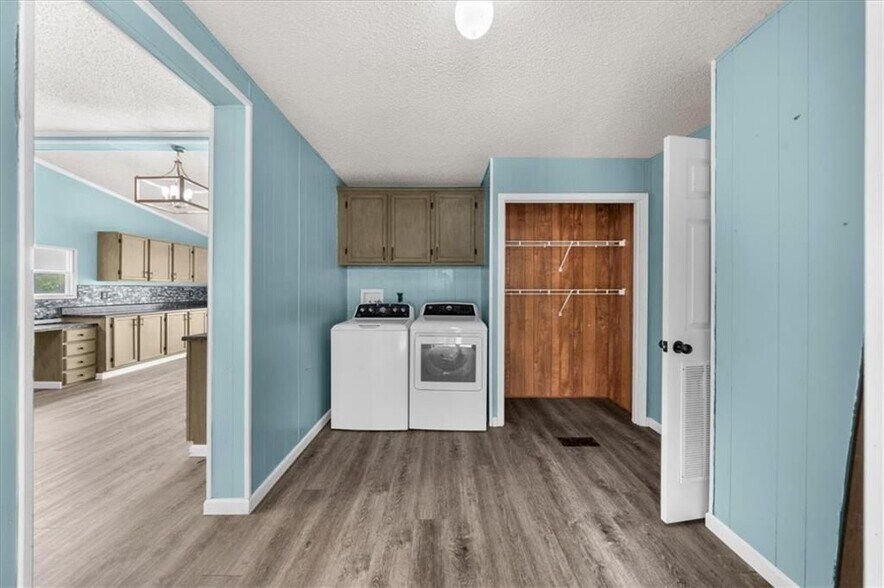 Building Photo - 372 Porter Springs Rd