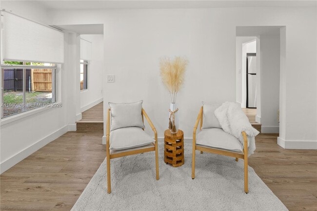 Building Photo - 2508 SW 10th St