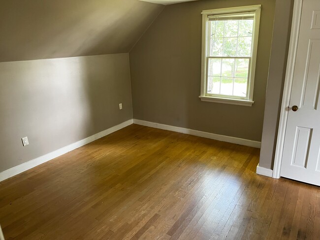 Building Photo - 35 Hastings Ave