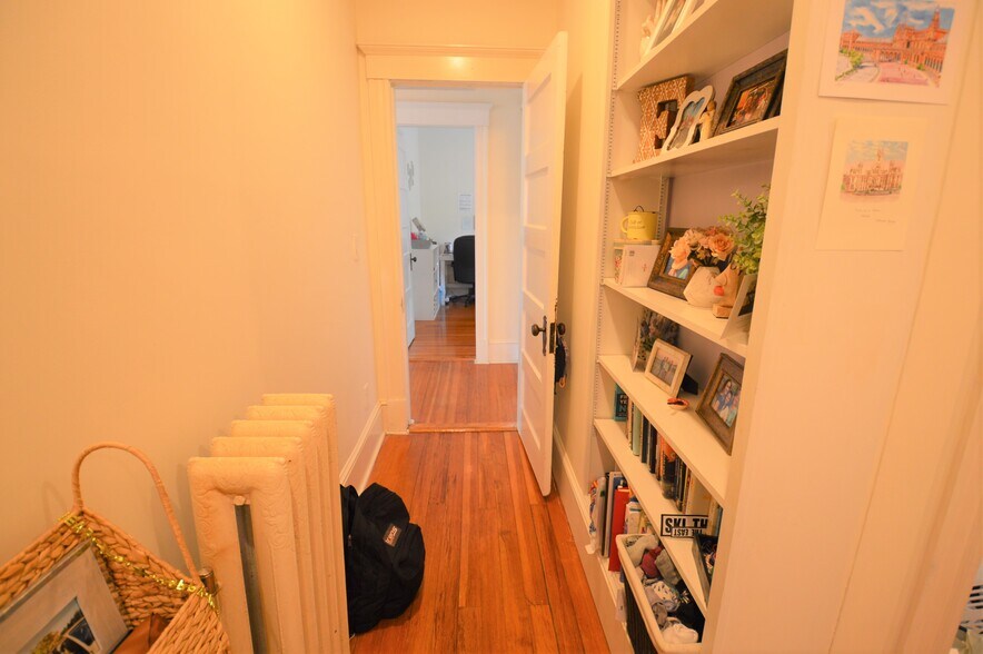 Building Photo - 14 Breck Ave