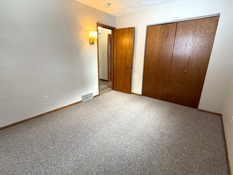 Building Photo - 1814 Spruce Dr