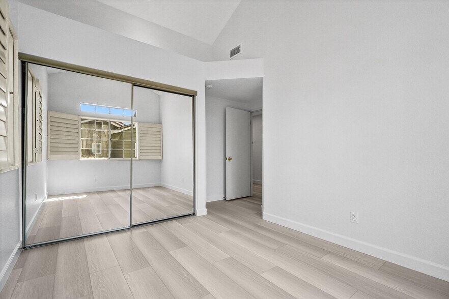Building Photo - 13635 Almond St