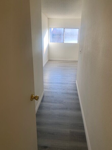 Building Photo - 16590 Terrace Ln