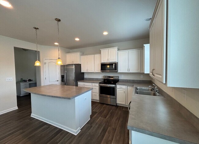 Building Photo - 3BR/2.5BA Home for Rent in Eastwood for Re...