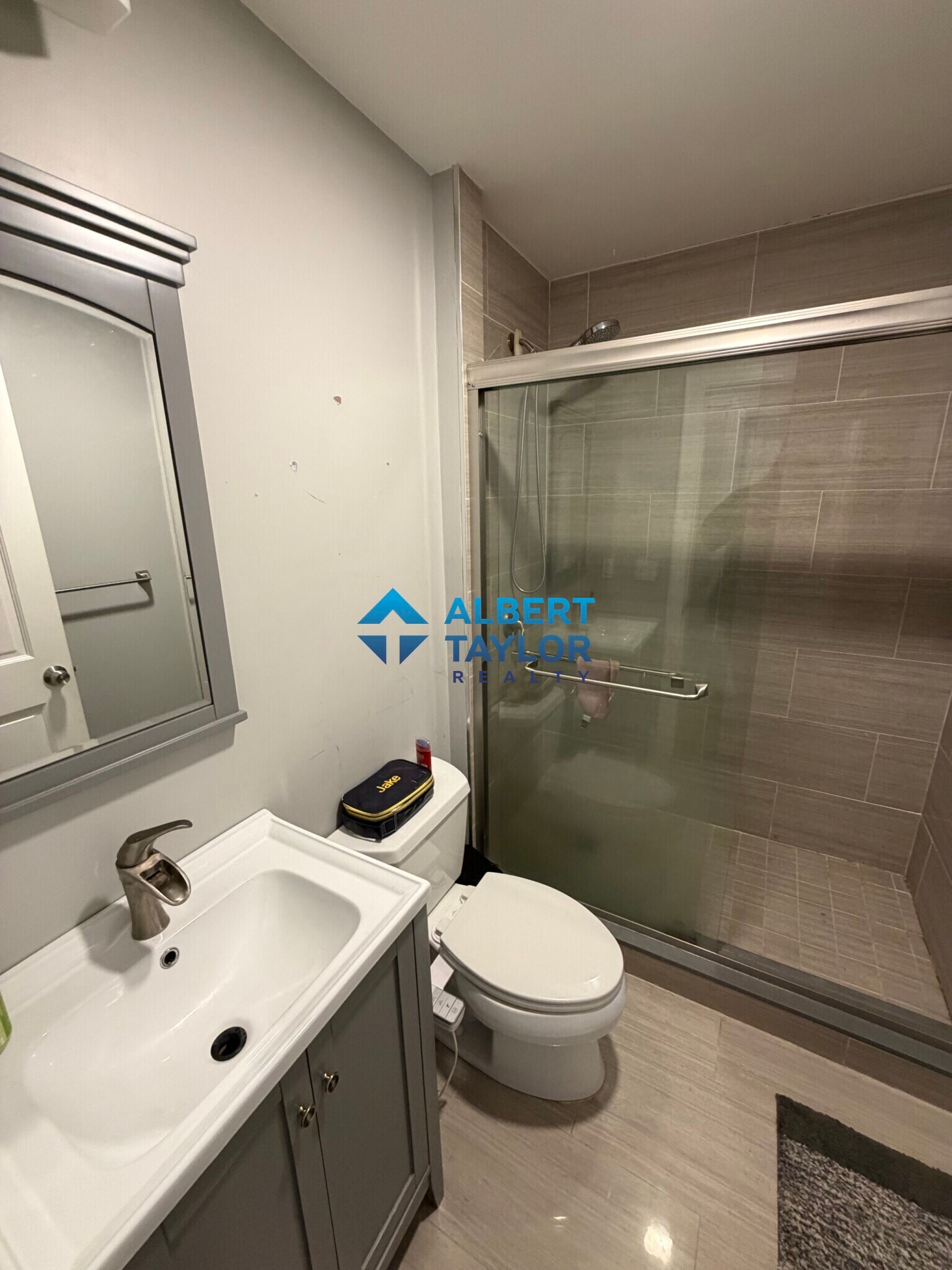 Building Photo - 71 Hillside St