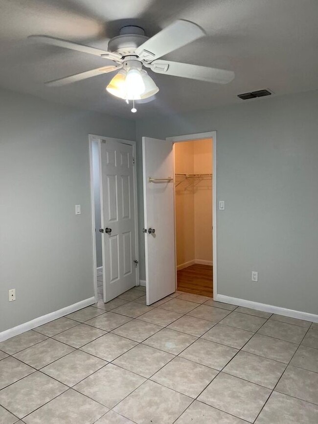 Building Photo - Beautiful 3BR Home in Central Tampa – Move-In Ready!