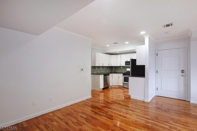 Building Photo - 131 Armstrong Ave