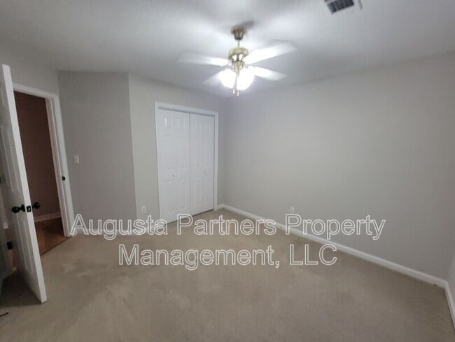Building Photo - 2312 Perot Dr