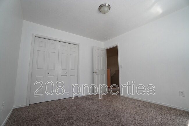 Building Photo - 2934 NW 11th Ave