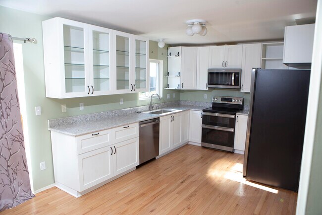 Building Photo - 38286 Brook Dr