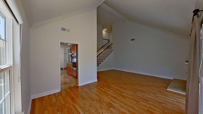 Building Photo - 1013 Powell Dr