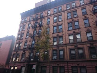 Building Photo - 346 E 18th St