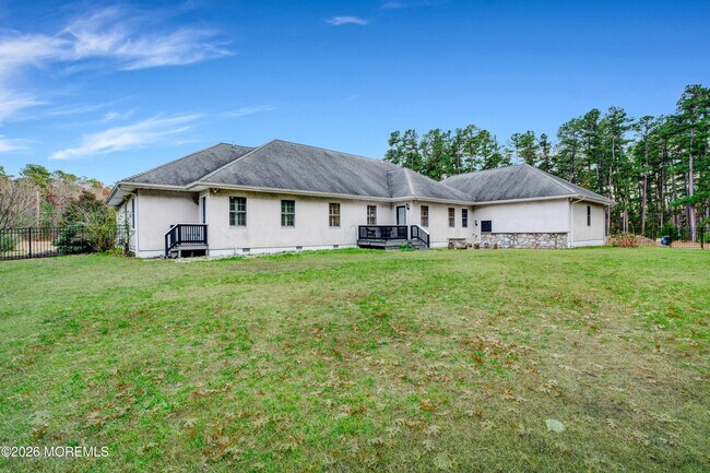 Building Photo - 2650 N Cologne Ave