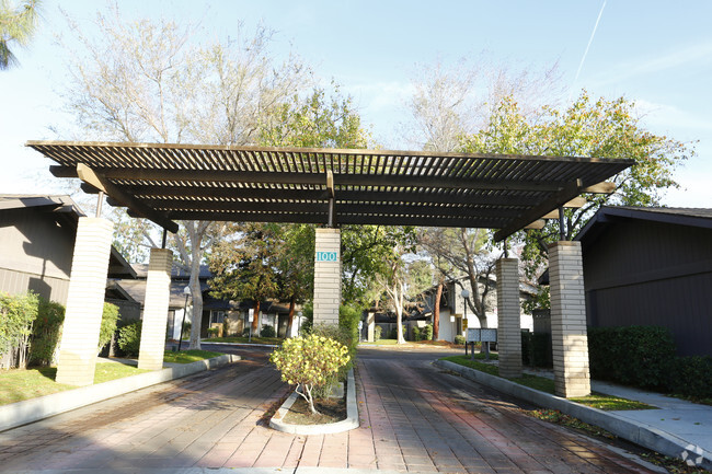 Primary Photo - El Rio Gardens