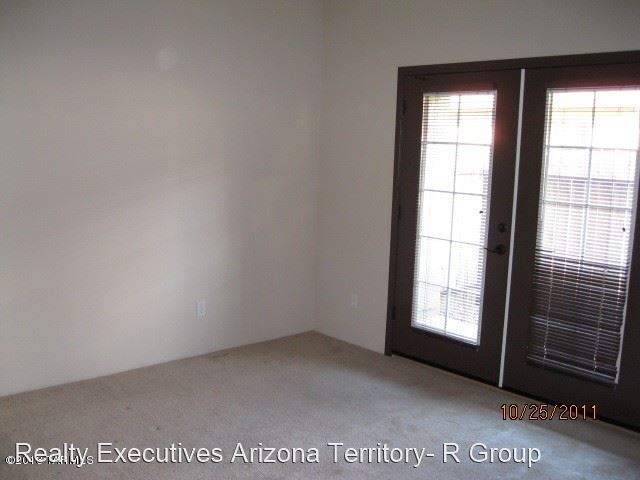 Building Photo - 2515 S Pantano Pkwy