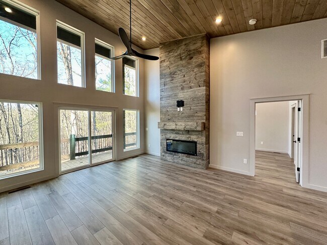 Building Photo - 660 Old Toccoa Rd