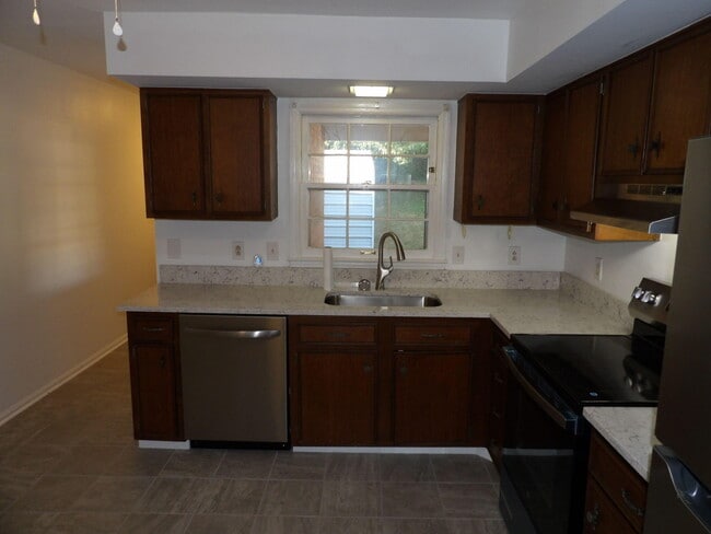 Building Photo - 837 Malabu Dr