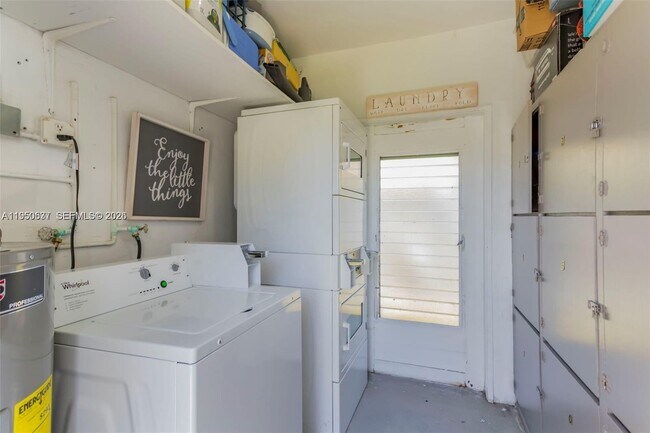 Building Photo - 2215 Jackson St