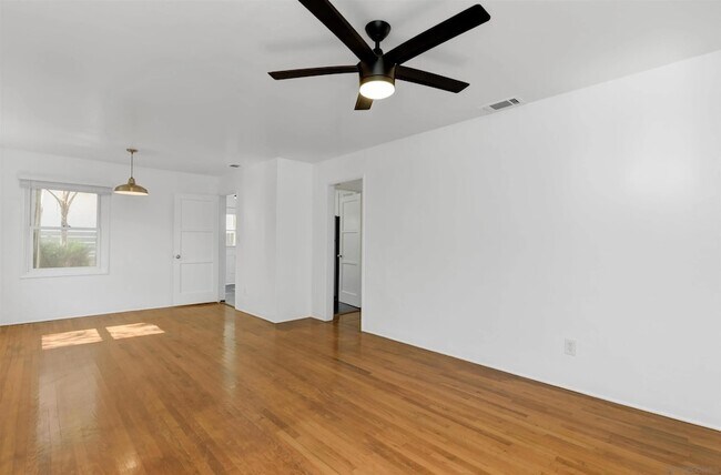 Building Photo - 4774 College Ave