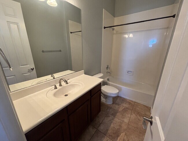 Building Photo - 5-Bed Retreat with Granite Elegance & Cozy Fireplace – 3690 Sq Ft of Comfort in Las Vegas with a ...