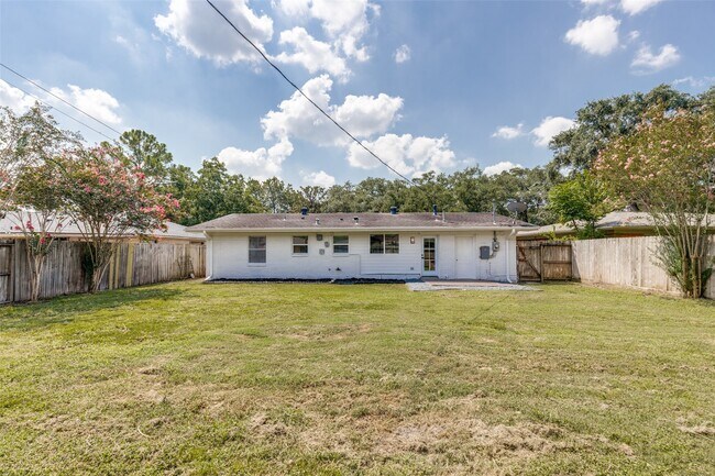 Building Photo - 4034 Woodfin St