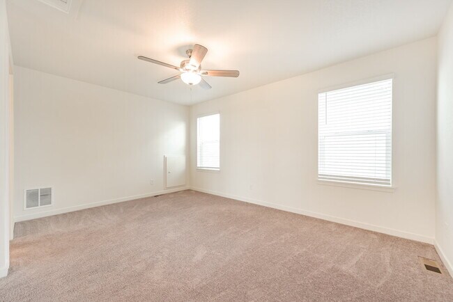 Building Photo - 18592 E 47th Dr