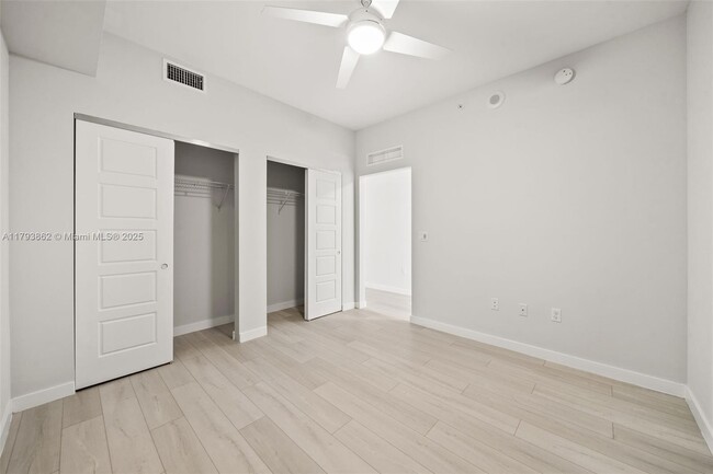 Building Photo - 555 NE 8th St