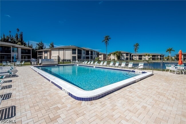 Building Photo - 16881 Davis Rd