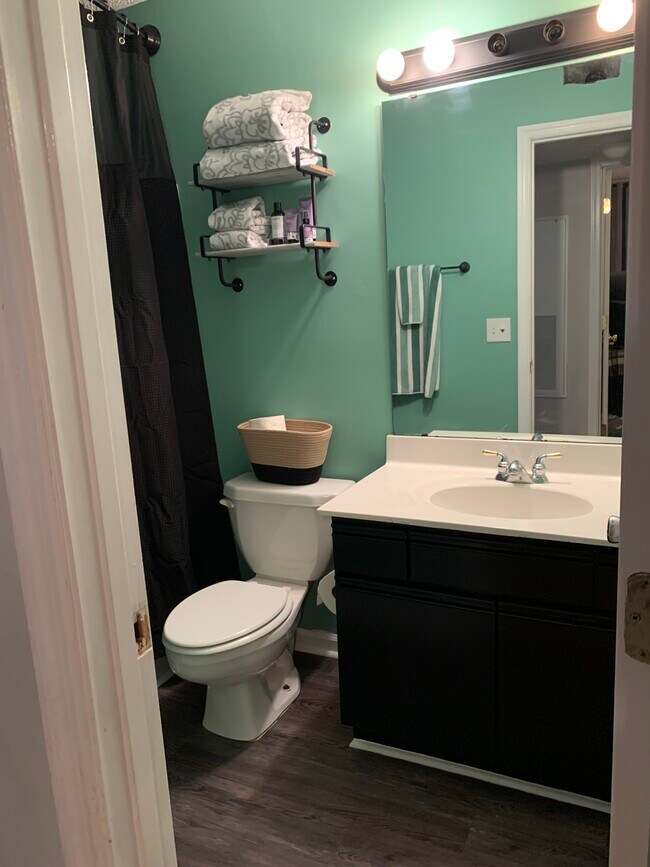 Building Photo - 1931 Bent Grass Dr