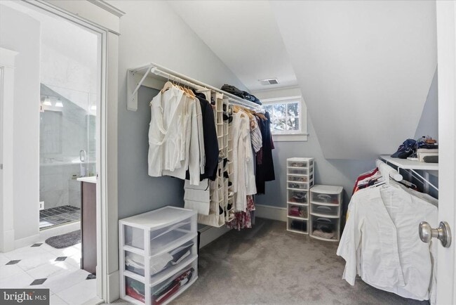 Building Photo - 511 N Fillmore St