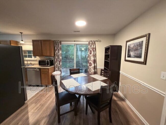 Building Photo - 264 Orchard Hill Dr