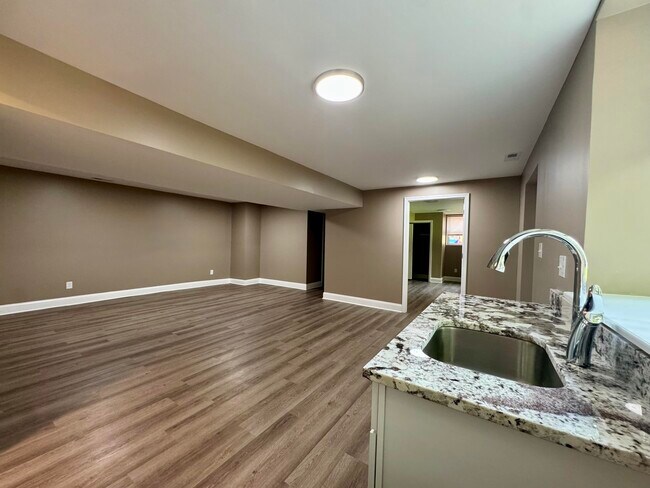 Building Photo - 2564 Millbrook Dr
