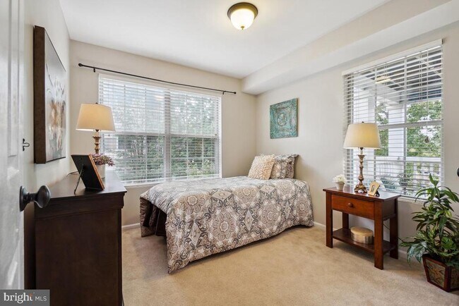 Building Photo - 8095 Lacy Dr