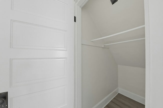 Building Photo - 1400 Woodlawn Ave