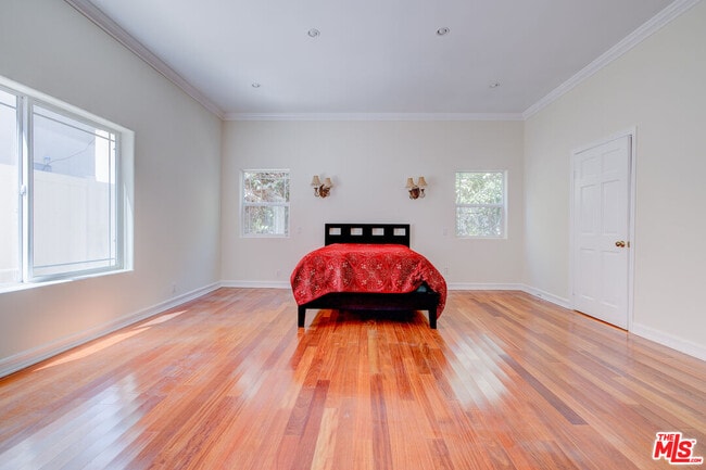 Building Photo - 12219 Darlington Ave