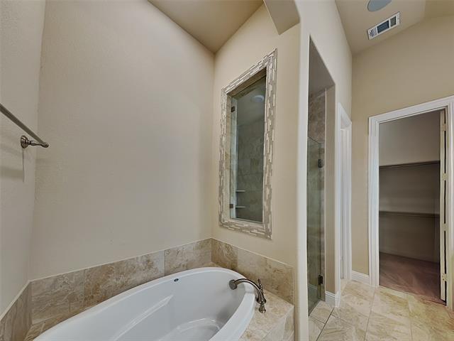 Building Photo - 14845 Belclaire Ave