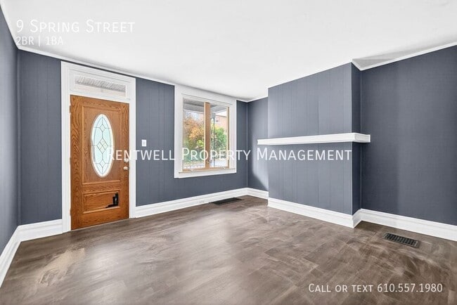 Building Photo - 9 1/2 Spring St