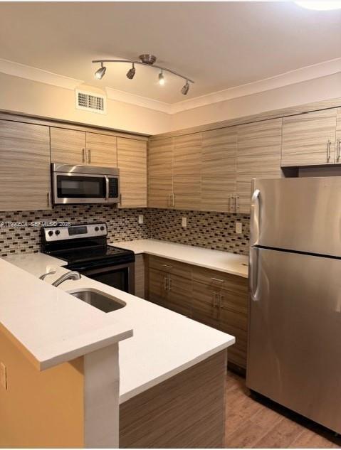 Building Photo - 222 Sidonia Ave