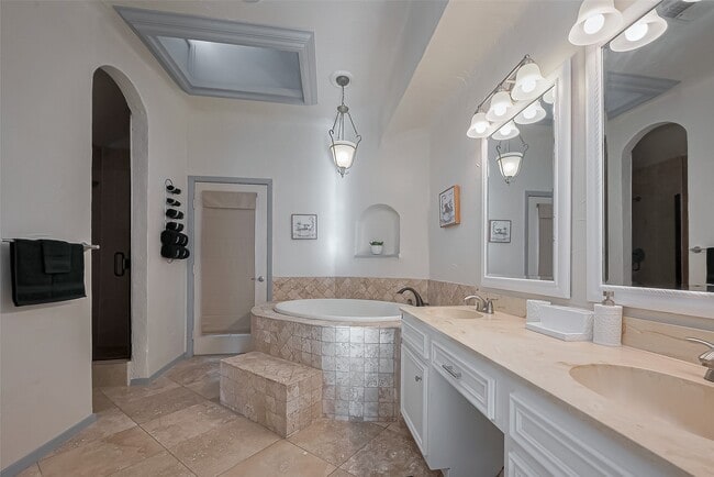 Building Photo - 30411 Arborg Dr