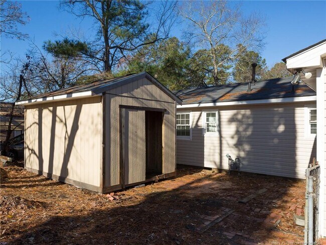 Building Photo - 738 Ashboro St
