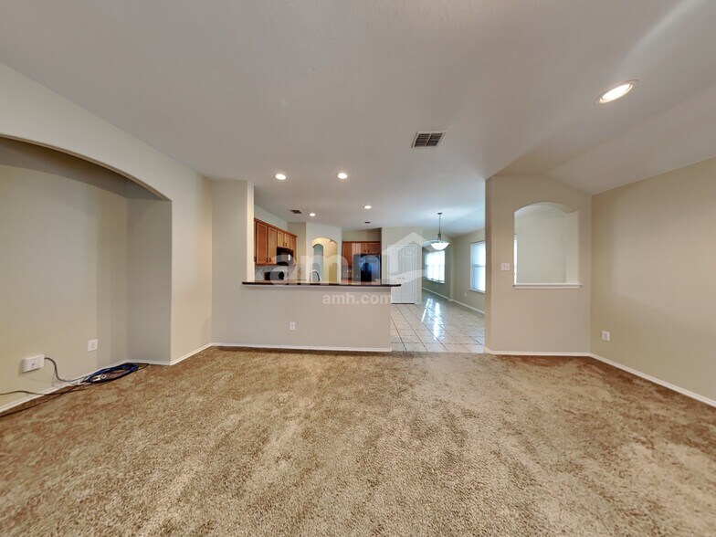 Building Photo - 13321 Evergreen Dr