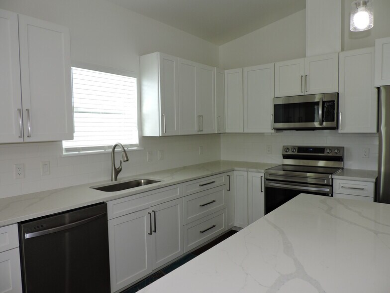 Building Photo - 12610 Erin Lea Ln