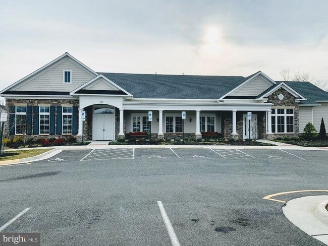 Building Photo - 408 Streamview Dr