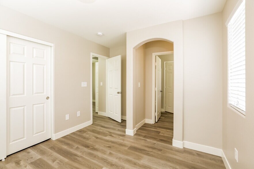 Building Photo - 10385 Adrianna Ave