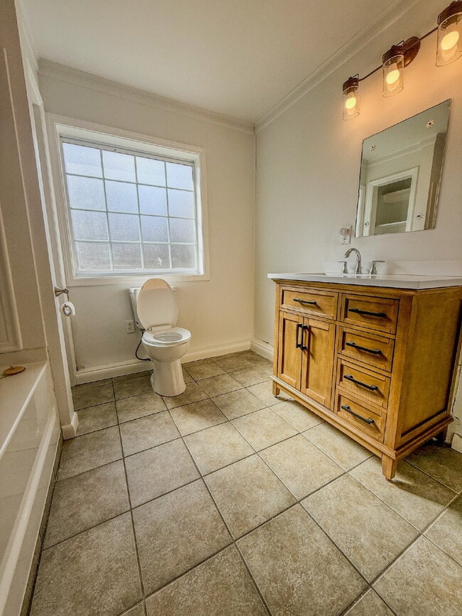 Building Photo - 2BR/1BA Unit Pleasant View - Utilities Included