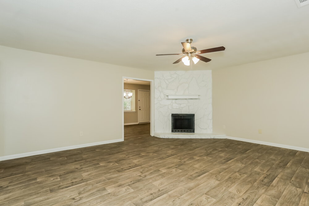 Building Photo - 843 Tall Deer Dr