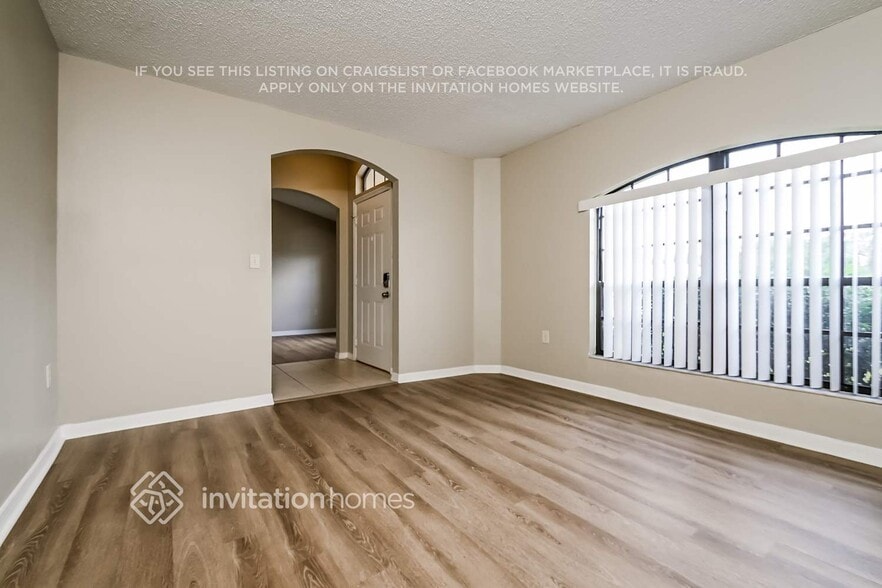 Building Photo - 2544 Parkland Dr